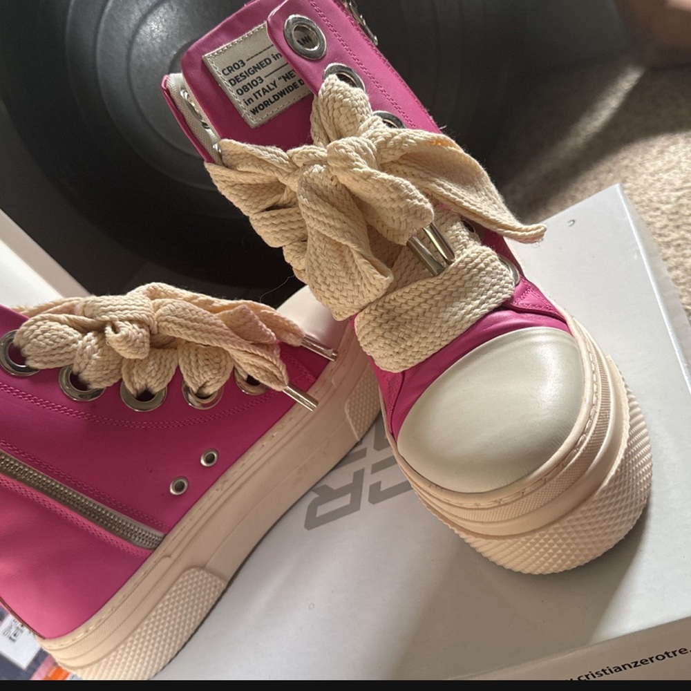 Pink Womans Christian Zerotre